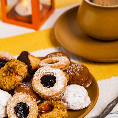 Çeşitli kurabiyeler. Seçici odak.