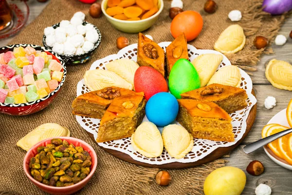 Ovos Coloridos Molas Trigo Pastelaria Doce Para Nowruz Holiday Azerbaijão — Fotografia de Stock