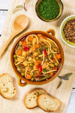 Kış hasat sebze çorbası. Seçici odak.