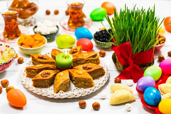 Novruz Ramadan Azerbaijão Ovos Coloridos Fontes Trigo Para Páscoa Doces — Fotografia de Stock