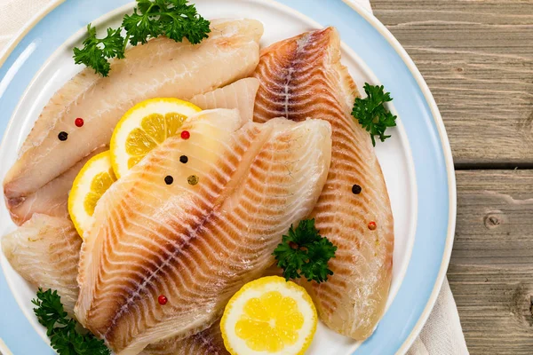 Filete Fresco Crudo Pescado Blanco Tilapia Listo Para Cocinar Sobre —  Fotos de Stock