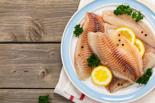 Whitefish Tilapia Vis Rauwe Verse Filet Klaar Koken Houten Achtergrond — Stockfoto