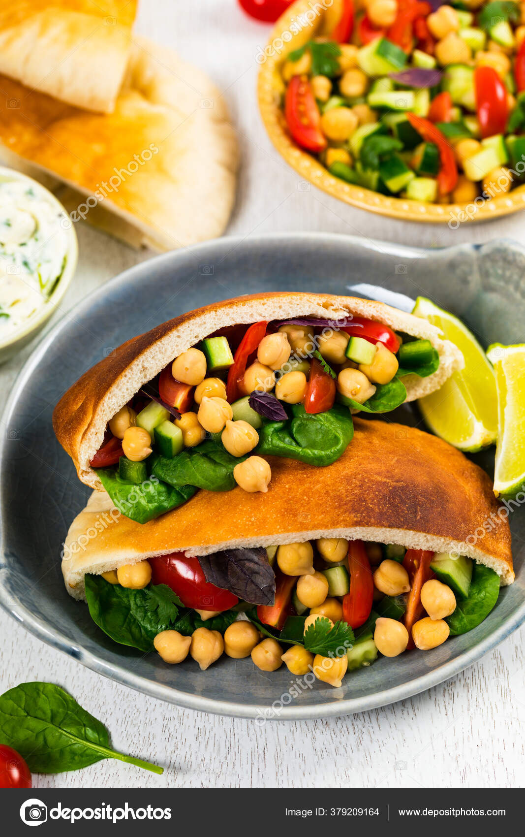 Veggie Pitas Garbanzo Bean Chickpea Salad Selective Focus — Stock Photo