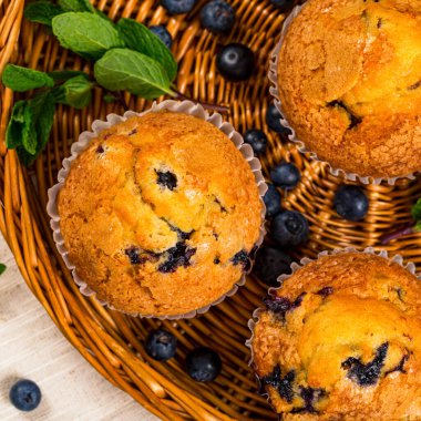 Taze yabanmersinli yaban mersinli kek. Seçici odak.