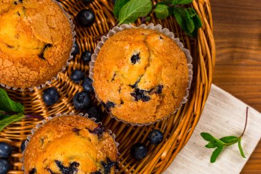 Taze yabanmersinli yaban mersinli kek. Seçici odak.