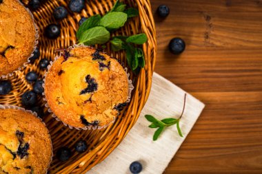 Taze yabanmersinli yaban mersinli kek. Seçici odak.