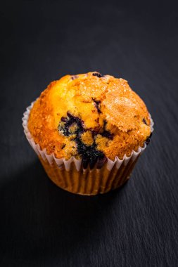 Taze yabanmersinli yaban mersinli kek. Seçici odak.