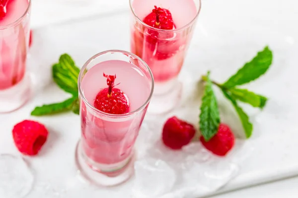 Tequila Frambuesa Tiros Cóctel Limonada Con Frambuesa Fresca Sobre Fondo —  Fotos de Stock