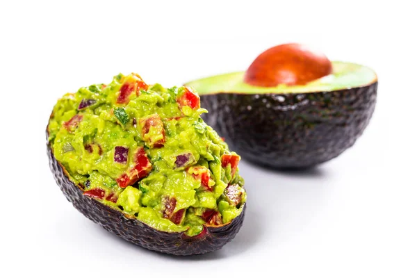 Guacamole Avokádó Mártás Felében Avokádó Bőr Fehér Háttér Szelektív Fókusz — Stock Fotó