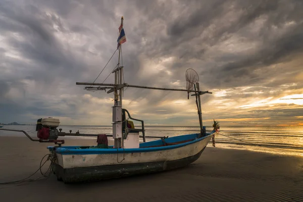 Poisson Bateau Repos Sur Une Plage Aube — Photo