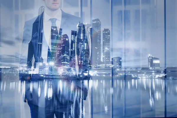 Doble Exposición Hombre Negocios Con Horizonte Ciudad Moderna Fondo Negocios — Foto de Stock