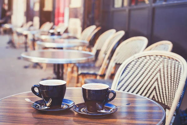 Café Rua Europa Duas Xícaras Café Terraço Vintage Acolhedor — Fotografia de Stock