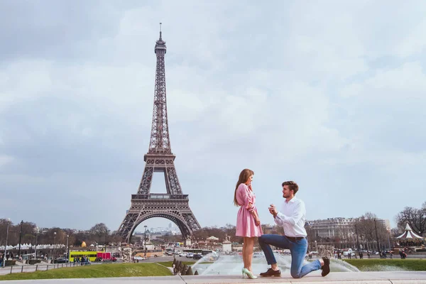 Propuesta Romántica París Compromiso —  Fotos de Stock