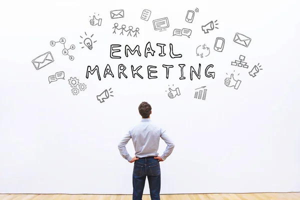 Mail Marketing Konzept Wort Mit Symbolen Skizze — Stockfoto