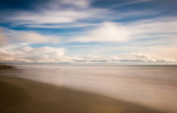 Cold Empty Sand Beach — Stock Photo, Image