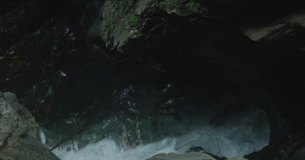 Stanghe Waterfall Eine Tief Den Marmor Eingeschnittene Schlucht Den Italienischen — Stockvideo