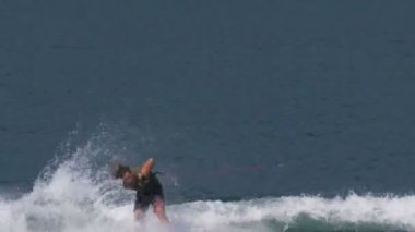 Bir çocuk uyku modundan çıkarma ve sonbahar suda uyan bölge Kupası sırasında Tarih 1 Temmuz 2108 Como Gölü (İtalya atlar)