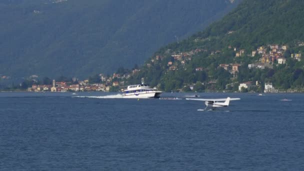 Pesawat Amfibi Bersiap Untuk Lepas Landas Danau Como Italia — Stok Video