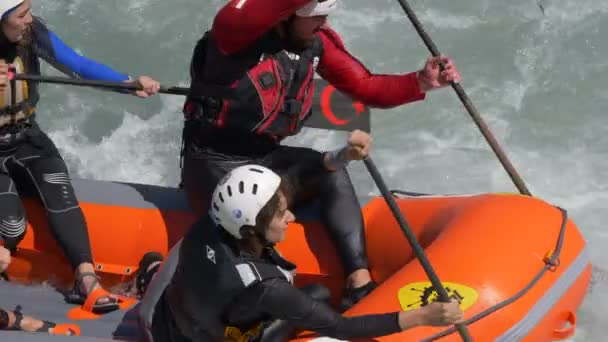 Groupe Athlètes Rafting Sur Rivière Dora Baltea Lors Championnat Monde — Video
