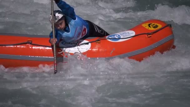Squadra Rafting Femminile Turca Allenamento Rallentatore Sul Fiume Dora Baltea — Video Stock
