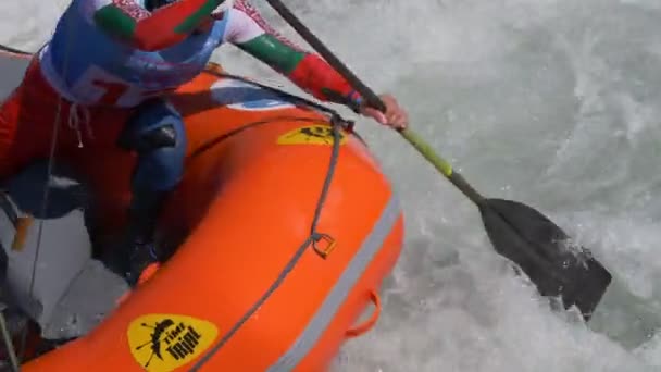 Equipo Rafting Búlgaro Sub Mens Entrenamiento Río Dora Baltea Durante — Vídeos de Stock