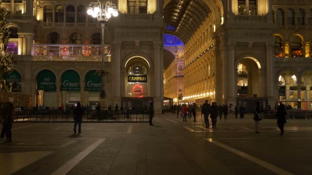 Piazza Duomo Illuminata Luminose Luci Natalizie Enorme Albero Natale Dicembre — Video Stock