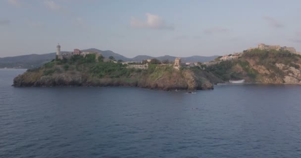 Vista Aérea Mar Portoferraio Uma Antiga Cidade Medieval Promontório Ilha — Vídeo de Stock