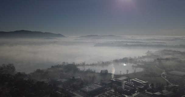 Valle nebbiosa di mattina — Video Stock