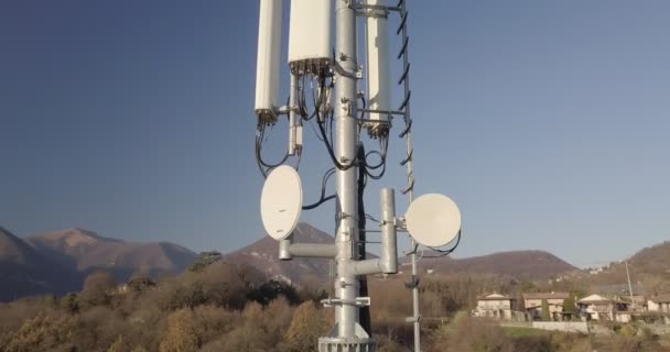 Antena torre de telecomunicaciones — Vídeos de Stock