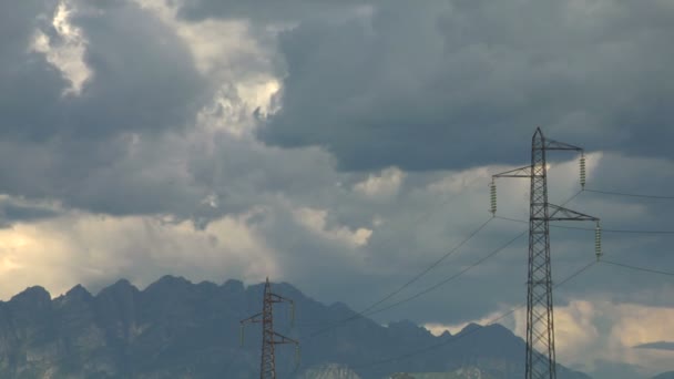 Hochspannungsleitung im Zeitraffer — Stockvideo