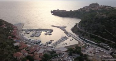 Capraia Adası Liman Havacılık Görünümü