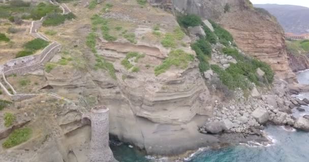 Capraia Eiland Kleine Toren Uitzicht vanuit de lucht — Stockvideo