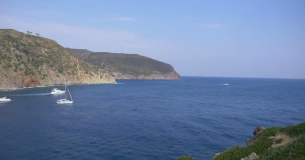 Capraia Island Coast Boat — Vídeo de Stock