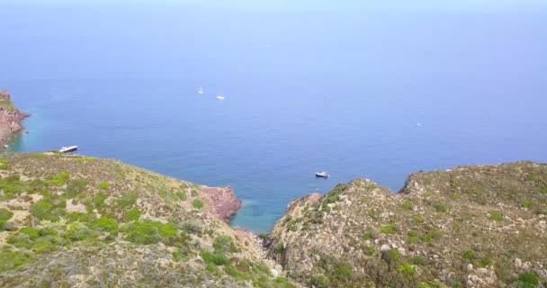 Capraia Island Coast boat Aerial View — 图库视频影像