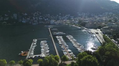Limanın ve Kuzey İtalya 'nın Como kentinin havadan görüntüsü.