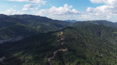 Dağların güzel manzarası 