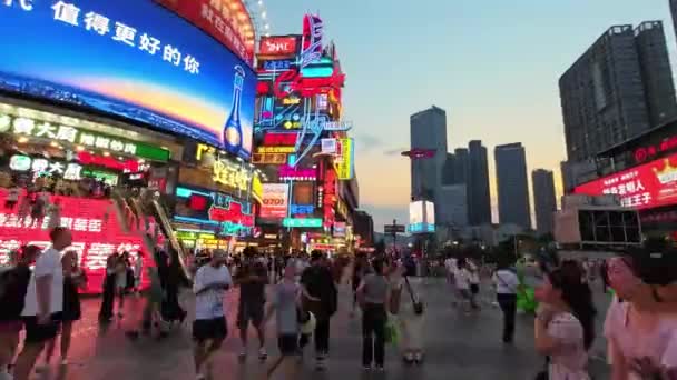 Shanghai Road Escena Comercial Calle Atardecer — Vídeo de stock