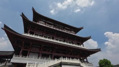 Tianxin Pavyonu, Hunan 'ın Changsha şehrinin antik duvarında bulunan eski bir Çin pavyonudur..
