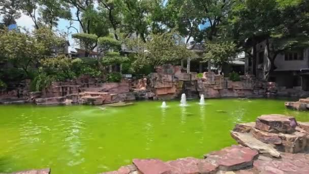 Pemandangan Indah Kolam Berbatu Asia — Stok Video