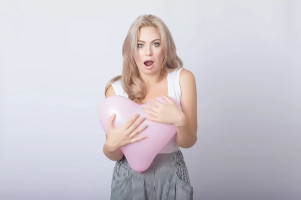 Happy Beautiful Blonde Woman Holding Pink Heart Balloon Her Hands — Stock Photo, Image
