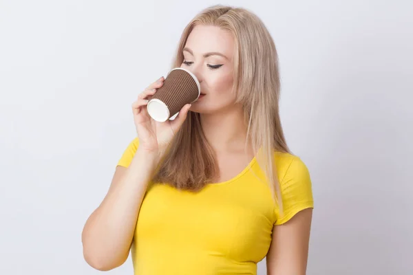 Cute Blonde Woman Yellow Dress Holding Coffee Cup Her Hands — Stock Photo, Image