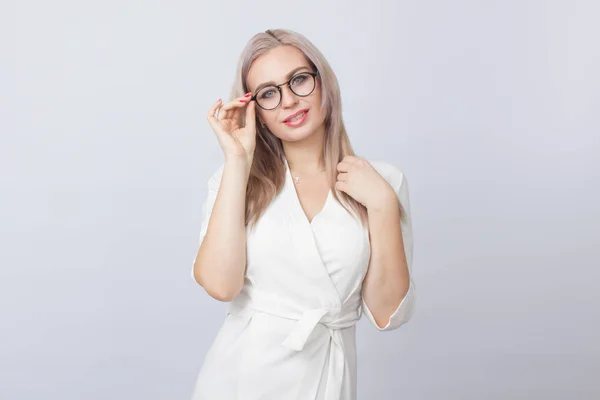 Image Beautiful Business Woman Standing White Background Wearing Glasses — Stock Photo, Image