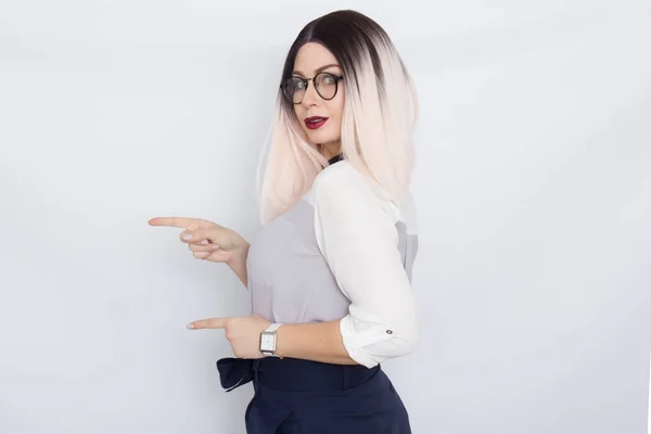 Imagen de una hermosa mujer de negocios con gafas — Foto de Stock