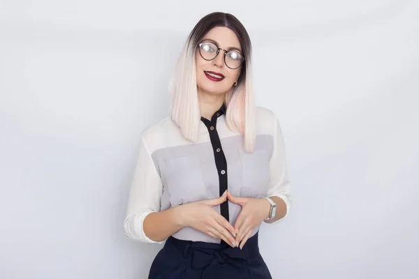Imagen de una hermosa mujer de negocios con gafas — Foto de Stock