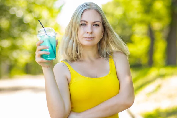 Attractive Stylish Blond Smiling Woman Yellow Short Dress Summer Fashion — Stock Photo, Image