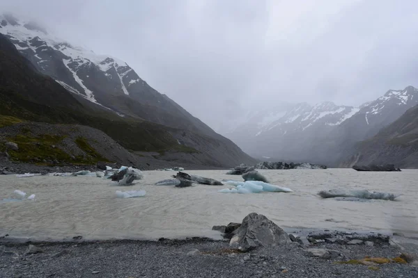 Панорамний Вид Гірську Бухту Частинами Льодовика Воді — стокове фото