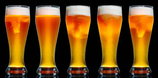 Set Vasos Cerveza Aislados Sobre Fondo Negro Fotos De Stock Sin Royalties Gratis