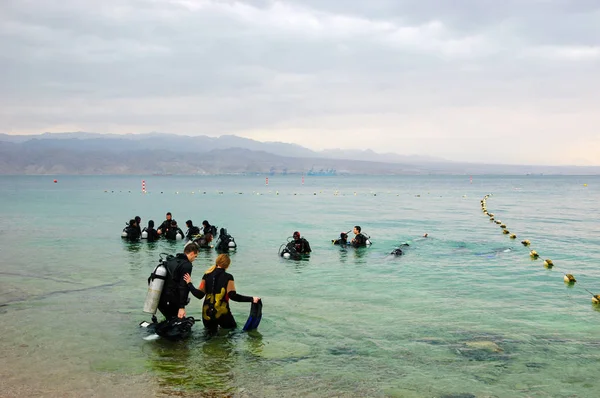 Eilat Israel Februari 2016 Människor Kommer Att Dyka Coral Beach — Stockfoto