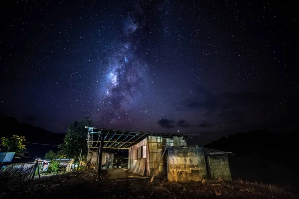 Chiang Dao, Thaiföld, láthatjuk a Tejút Galaxis és a csillagok — Stock Fotó