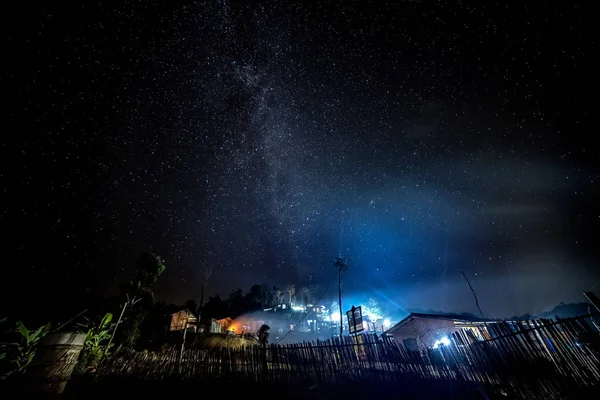 Chiang Dao, Thaiföld, láthatjuk a Tejút Galaxis és a csillagok — Stock Fotó